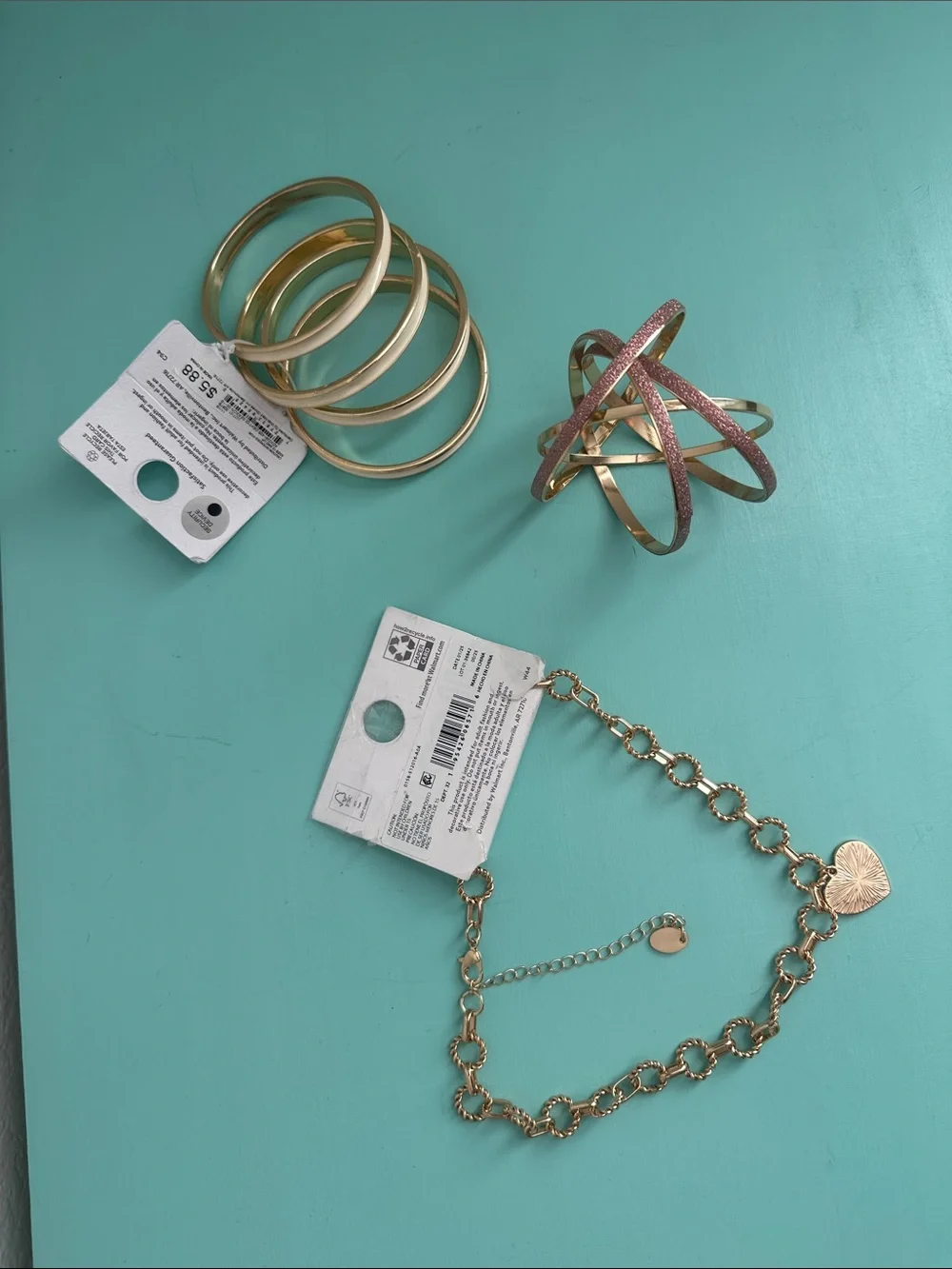 Time and Tru Gold Chain Necklace with White Heart Pendant & matching bangles-new